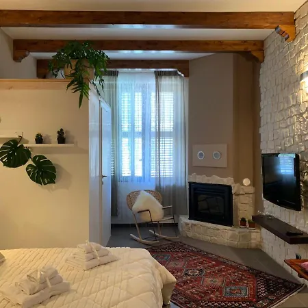La Casa Delle Palme * Μόντικα
